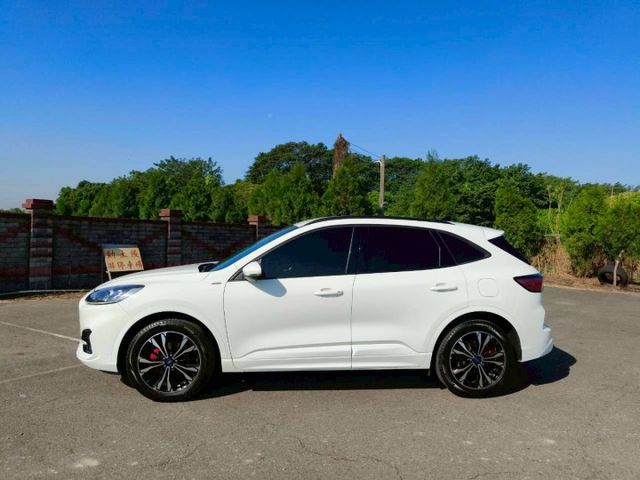 2024 Ford Kuga EcoBoost 250 AWD ST-Line Performance 白  第9張相片