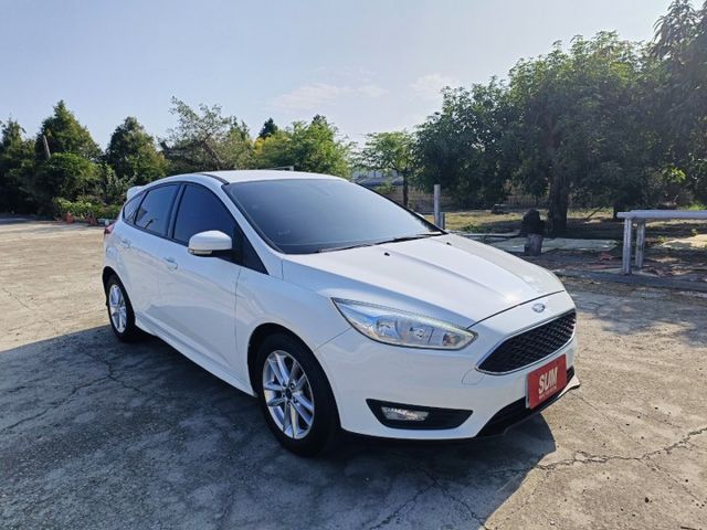 2016 Ford Fiesta 1.5CC時尚型 白色 靈巧又有操控感  第4張相片