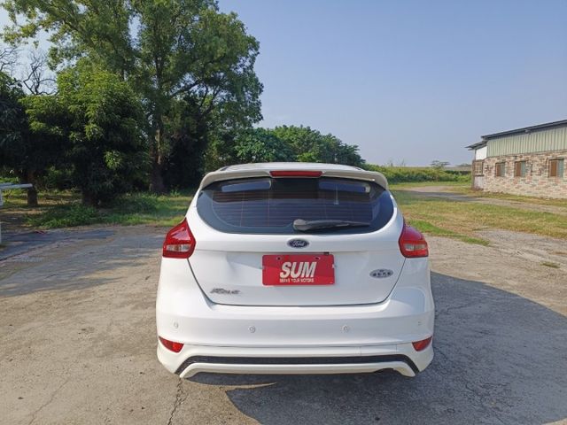 2016 Ford Fiesta 1.5CC時尚型 白色 靈巧又有操控感  第7張相片