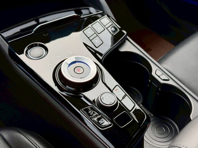 2023 Kia Sportage X-Line 4WD 深藍色到店~~  第13張相片