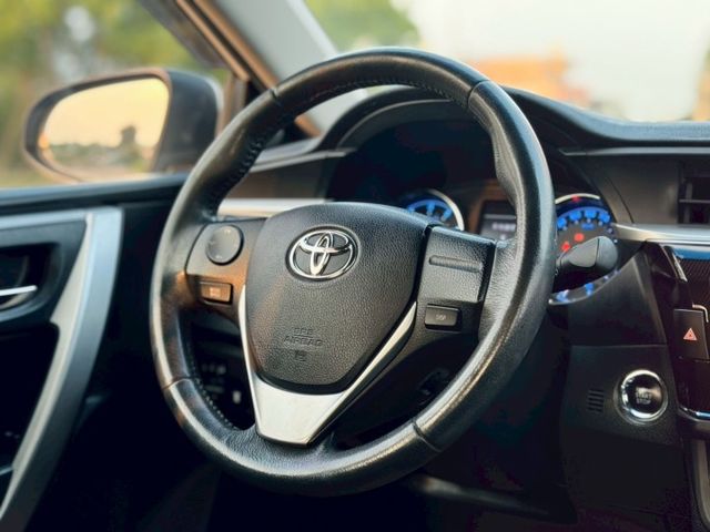2014 Toyota Corolla Altis 1.8尊爵版 白  第12張相片