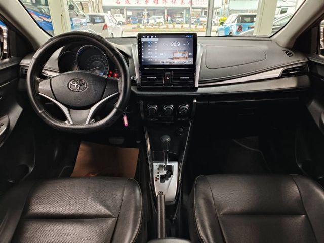 2017年 TOYOTA VIOS 1.5 黑  國民省油代步車來囉 低油耗讓你不怕風吹雨打  第11張相片