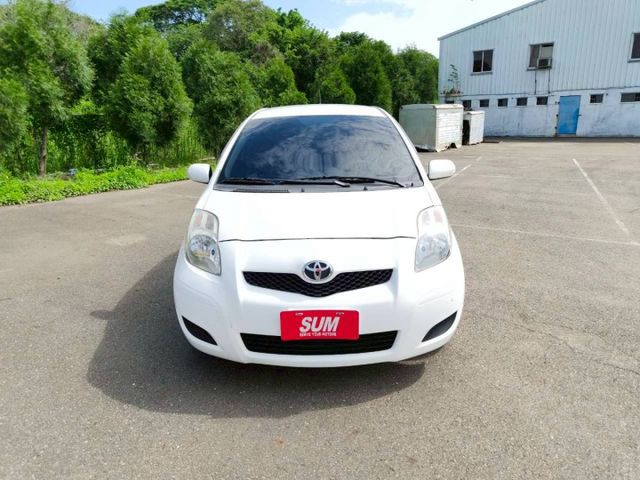 2013 Toyota Yaris 1.5 G版  白色 省油省稅金  第3張相片