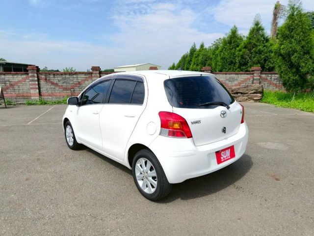 2013 Toyota Yaris 1.5 G版  白色 省油省稅金  第6張相片