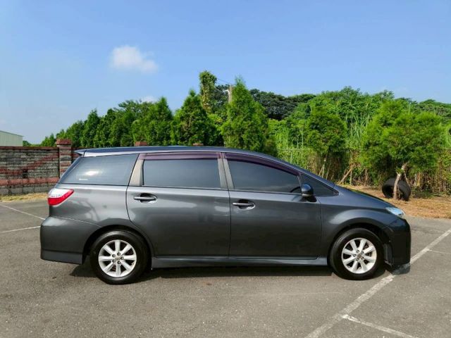 2011 Toyota Wish 2.0 E 灰色 七人座魔術大空間  第5張相片