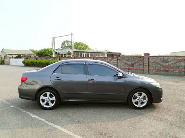 2011 Toyota Corolla Altis 1.8 E經典版 灰  第5張相片