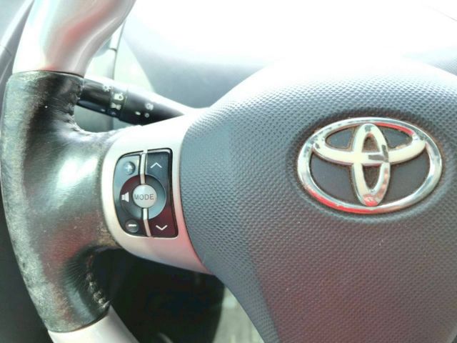 2010Toyota Yaris 1.5 G版 銀色 大家最愛的小鴨鴨  第16張相片