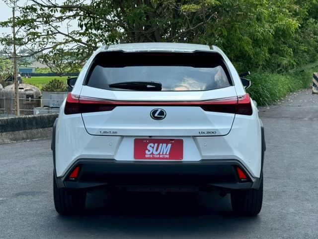 2020 Lexus UX 200菁英Plus版 白的好有質感~~  第7張相片