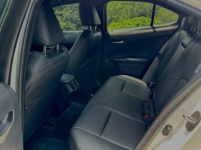 2020 Lexus UX 200菁英Plus版 白的好有質感~~  第17張相片