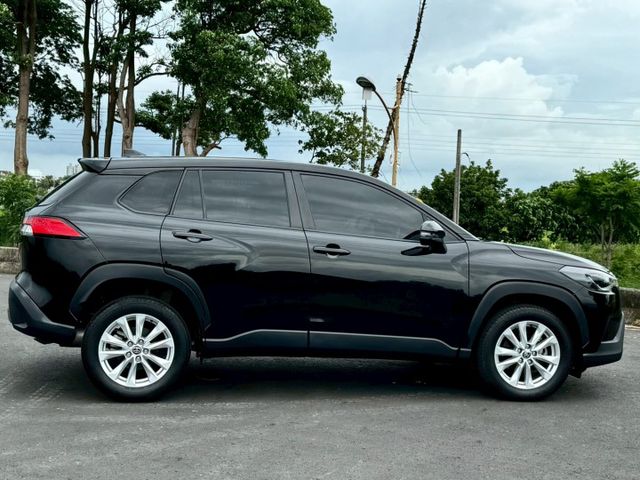 2021 Toyota Corolla Cross 1.8豪華 黑  第5張相片