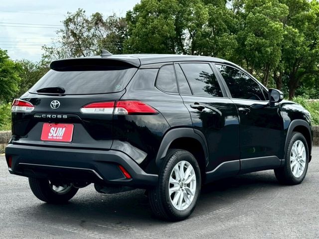 2021 Toyota Corolla Cross 1.8豪華 黑  第6張相片