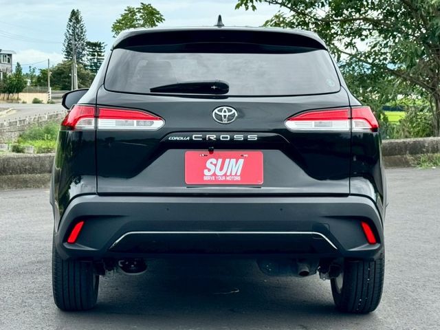 2021 Toyota Corolla Cross 1.8豪華 黑  第7張相片