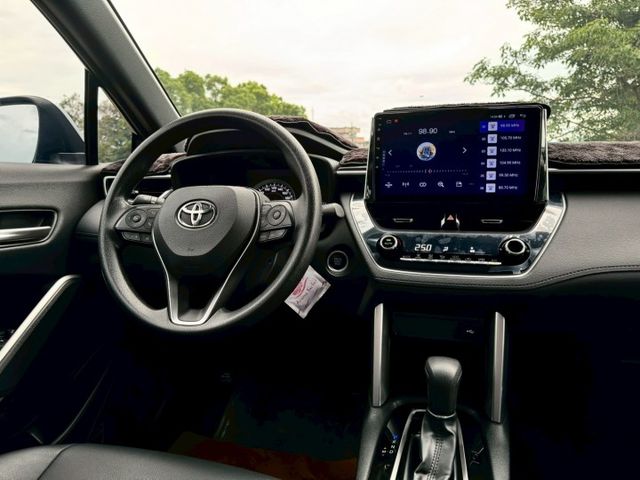 2021 Toyota Corolla Cross 1.8豪華 黑  第15張相片