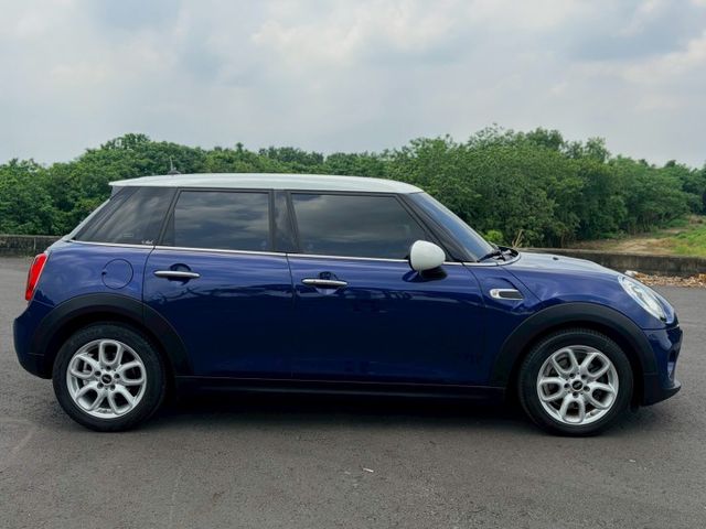 2017 Mini Hatch 5D Cooper 深藍 1.5CC  第5張相片