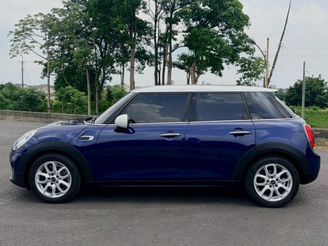 2017 Mini Hatch 5D Cooper 深藍 1.5CC  第8張相片