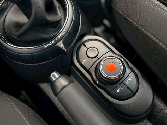 2017 Mini Hatch 5D Cooper 深藍 1.5CC  第14張相片