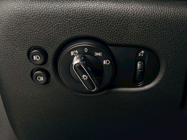 2017 Mini Hatch 5D Cooper 深藍 1.5CC  第15張相片