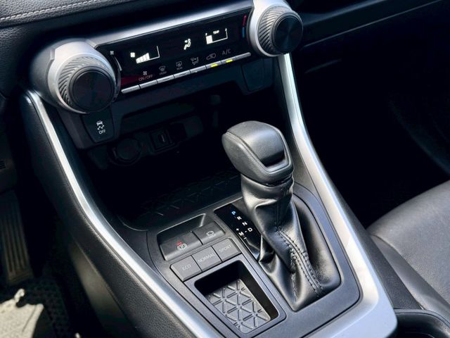 2020 Toyota RAV4 2.0豪華 黑  第14張相片