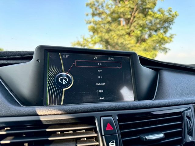2013 BMW X1 sDrive18i xLine 白  第14張相片