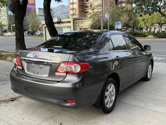 TOYOTA豐田 ALTIS  第3張相片
