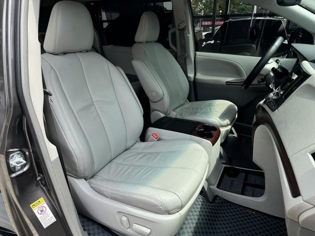 TOYOTA豐田 SIENNA  第16張相片