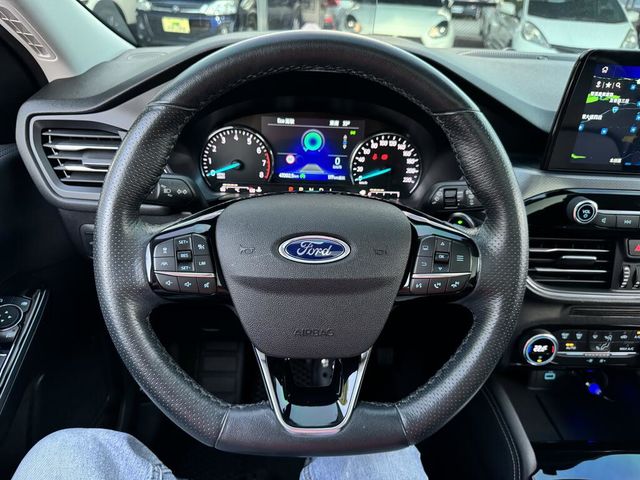 FORD福特 KUGA  第12張相片
