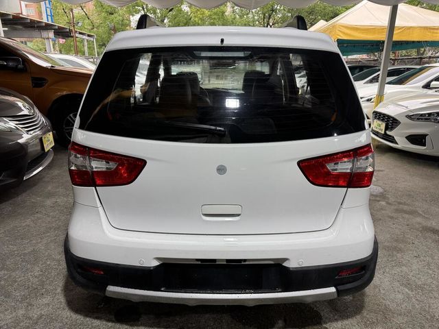 NISSAN日產 LIVINA  第2張相片