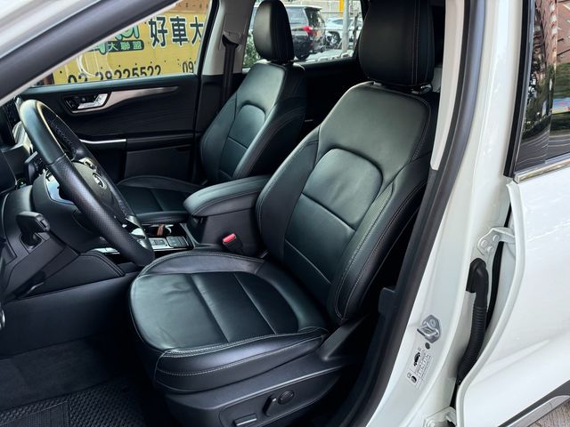 FORD福特 KUGA  第7張相片