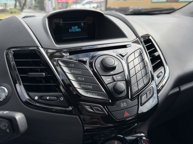 FORD福特 FIESTA  第13張相片