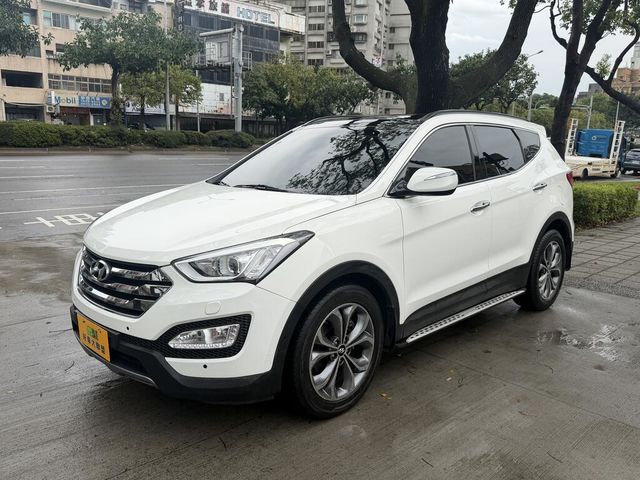 HYUNDAI現代 SANTA FE  第1張相片