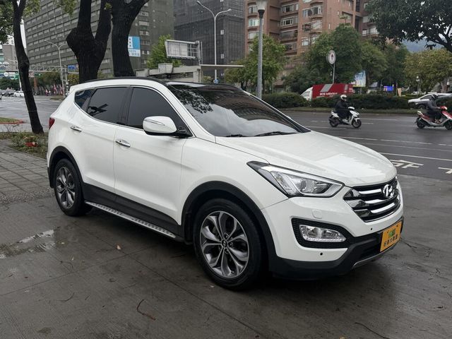 HYUNDAI現代 SANTA FE  第2張相片