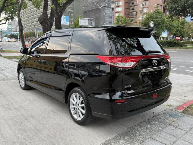 TOYOTA豐田 PREVIA  第4張相片