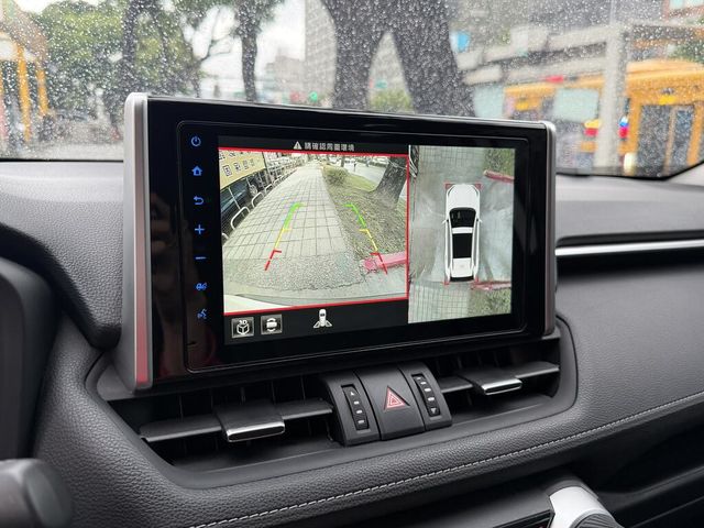 TOYOTA豐田 RAV4  第10張相片