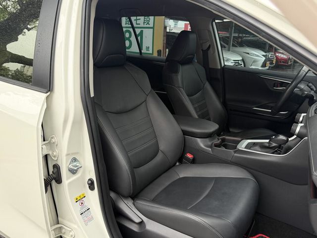 TOYOTA豐田 RAV4  第14張相片