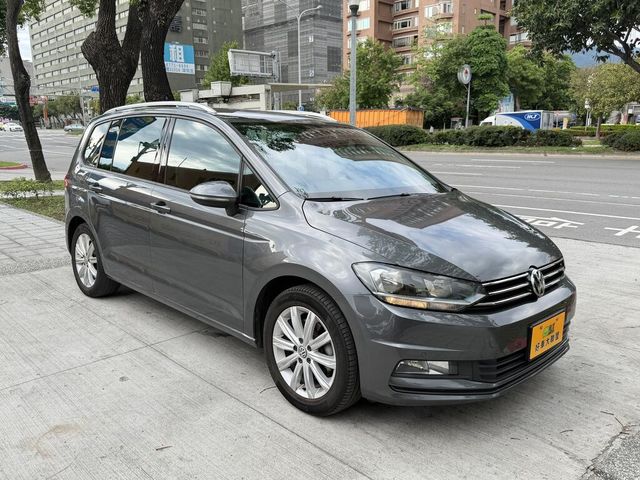 VOLKSWAGEN福斯 TOURAN  第2張相片