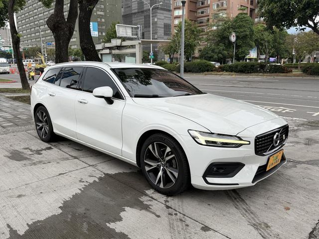 VOLVO富豪 V60  第2張相片