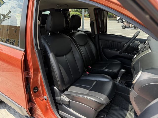 NISSAN日產 LIVINA  第10張相片