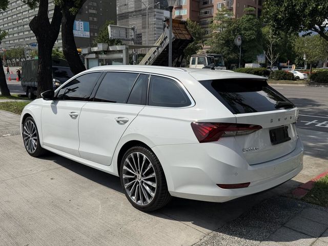 SKODA司科達 OCTAVIA COMBI  第3張相片