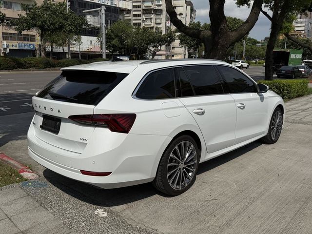 SKODA司科達 OCTAVIA COMBI  第4張相片