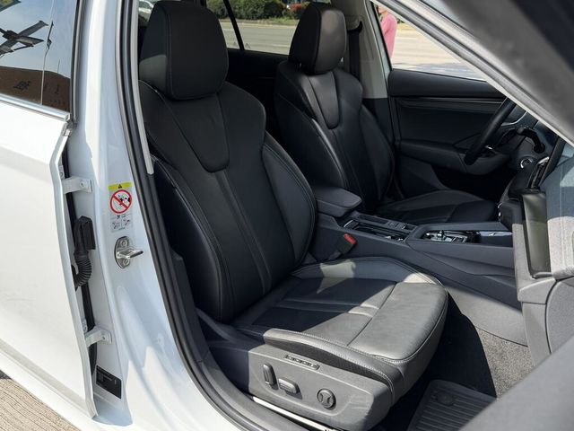 SKODA司科達 OCTAVIA COMBI  第12張相片