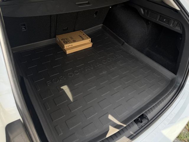 SKODA司科達 OCTAVIA COMBI  第19張相片