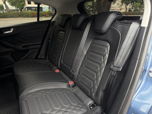 FORD福特 FOCUS ACTIVE  第15張相片