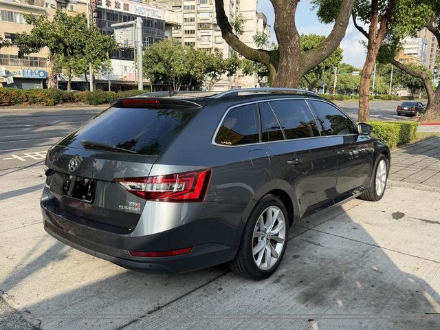 SKODA司科達 SUPERB COMBI  第4張相片