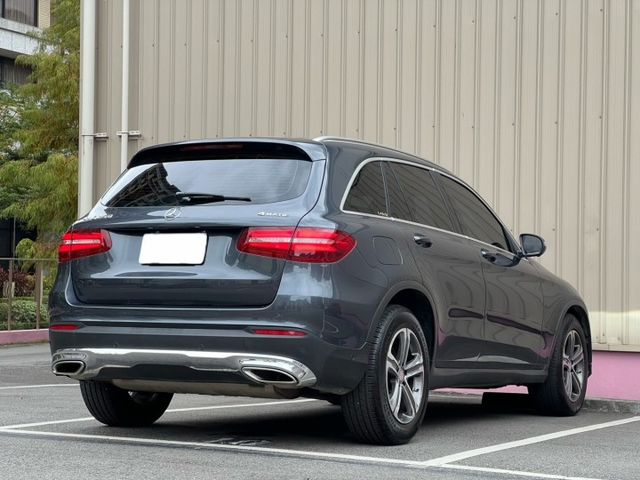 GLC250 4Matic 總代理 無重大事故 360環景 導航 LED頭燈  第2張相片