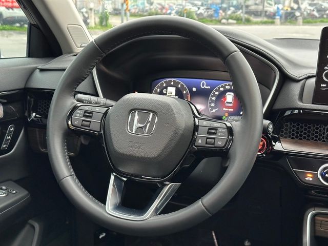 最頂級P版／原廠保固中／全車原鈑件／跟新車現省價差／免鑰匙／全景／跟車／環景／雙電動椅  第7張相片