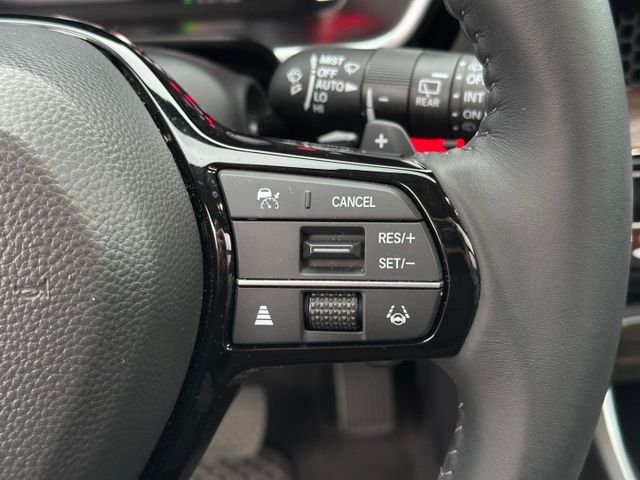 最頂級P版／原廠保固中／全車原鈑件／跟新車現省價差／免鑰匙／全景／跟車／環景／雙電動椅  第8張相片