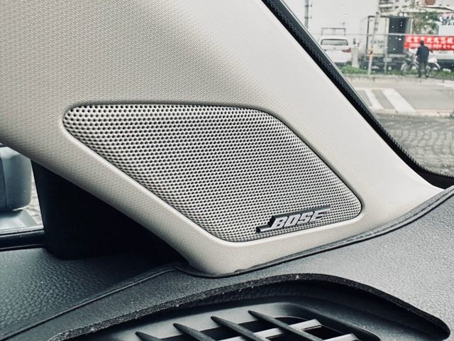 最頂級P版／原廠保固中／全車原鈑件／跟新車現省價差／免鑰匙／全景／跟車／環景／雙電動椅  第13張相片
