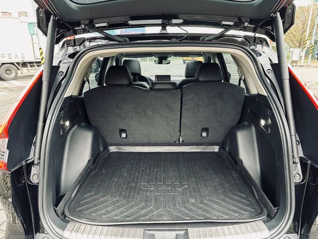 最頂級P版／原廠保固中／全車原鈑件／跟新車現省價差／免鑰匙／全景／跟車／環景／雙電動椅  第20張相片