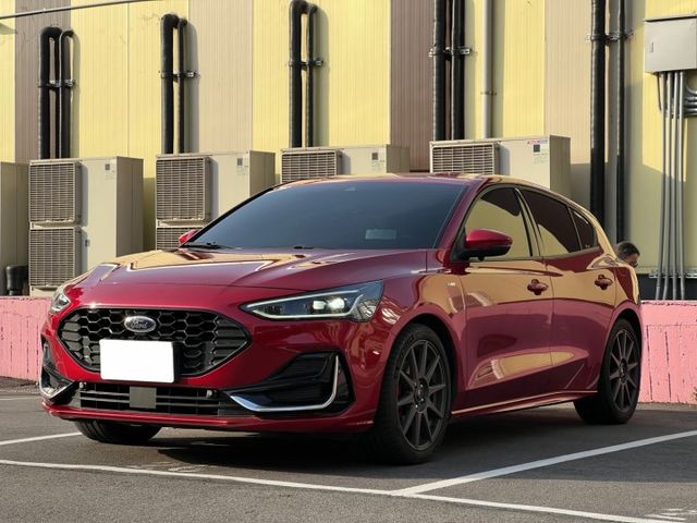 Focus ST Line Vignale 5D MK4.5 全車原鈑件 現省價差 媲美新車車況 新車原廠保固中  第1張相片