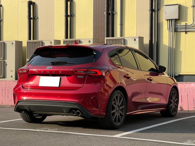 Focus ST Line Vignale 5D MK4.5 全車原鈑件 現省價差 媲美新車車況 新車原廠保固中  第2張相片